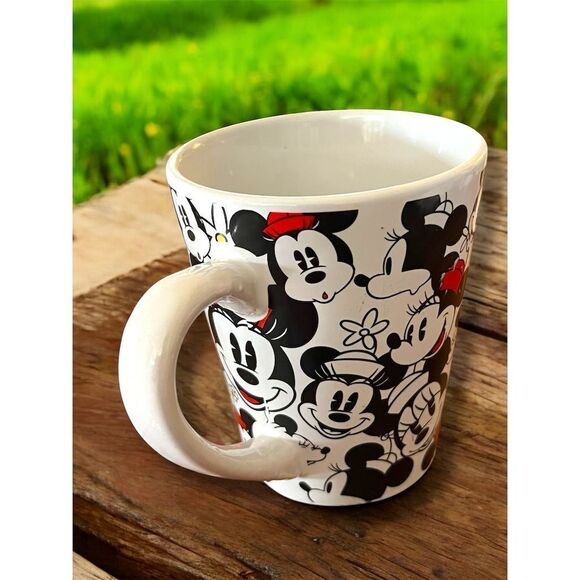 Disney Minnie Mouse Cute Ceramic Coffee Mug Cup All-Over Print Valentine’s Day ￼ - Picture 4 of 11
